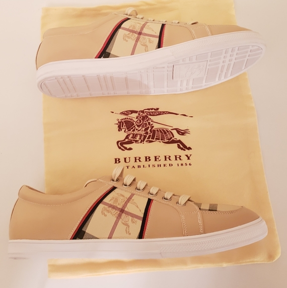 Burberry Sneakers, Unisex - Picture 2 of 4